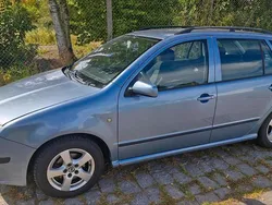 Grau Gebraucht 2007 Skoda Fabia Kleinwagen | 2.200 € (Etwas zu teuer)