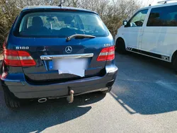 Blau Gebraucht 2005 Mercedes 180 Limousine | 2.200 €