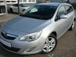 Silber Gebraucht 2012 Opel Astra Design Edition Kombi | 6.499 € (Teuer)