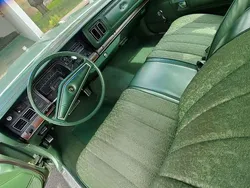 Grün Gebraucht 1977 Chrysler Newport Limousine | 16.500 €