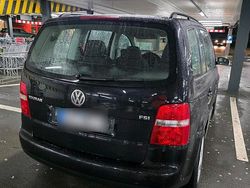 Schwarz Gebraucht 2007 VW Touran Van / Kleinbus | 5.000 € (Fairer Preis)