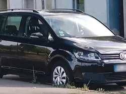 Schwarz Gebraucht 2011 VW Touran Van / Kleinbus | 8.950 €