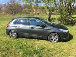 Grau Gebraucht 2011 Citroën C4 Exclusive Limousine | 4.100 €