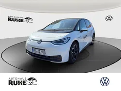 Weiß Gebraucht 2023 VW ID.3 Pro Performance Kleinwagen | 28.890 € (Etwas zu teuer)