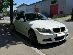 Weiß Gebraucht 2011 BMW 330 M Sport Kombi | 9.999 €