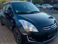 Grau Gebraucht 2015 Suzuki Swift Kleinwagen | 5.250 €
