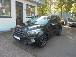 Schwarz Gebraucht 2017 Ford Kuga ST-Line SUV | 10.950 € (Fairer Preis)