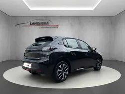 Schwarz Neu 2025 Peugeot 208 Style Kleinwagen | 23.143 € (Etwas zu teuer)