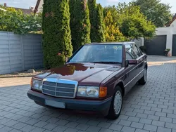 Rot Gebraucht 1992 Mercedes 190 Avantgarde Limousine | 7.899 €