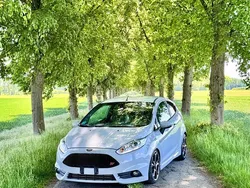 Grau Gebraucht 2016 Ford Fiesta ST200 Kleinwagen | 9.999 € (Teuer)