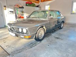 Grau Gebraucht 1984 BMW 528 Limousine | 15.500 €
