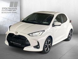 Weiß Gebraucht 2024 Toyota Yaris Hybrid Team Limousine | 23.444 € (Fairer Preis)