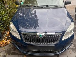 Blau Gebraucht 2012 Skoda Fabia Kleinwagen | 3.500 €
