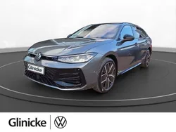 Diabasgrau metallic / grenadil Neu 2025 VW Passat R-line Kombi | 62.870 € (Teuer)