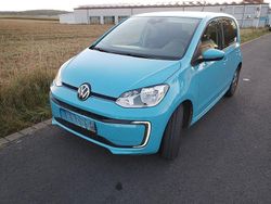 Blau Gebraucht 2021 VW e-up! Kleinwagen | 11.199 € (Fairer Preis)