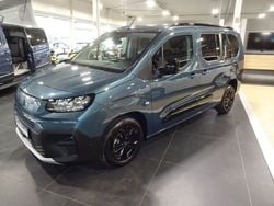 Blau Gebraucht 2024 Fiat Doblò Van / Kleinbus | 32.190 €