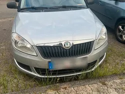 Silber Gebraucht 2011 Skoda Fabia Limousine | 3.600 € (Fairer Preis)