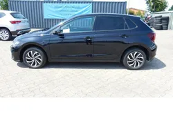 Deepblackperleffektmet c9x (schwarz)schwarz Gebraucht 2022 VW Polo Life Kleinwagen | 17.990 € (Guter Preis)