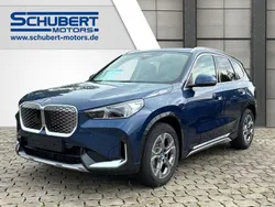 Blau Neu 2025 BMW iX1 xLine SUV | 52.990 € (Teuer)