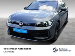 Diabasgrau metallic Gebraucht 2024 VW Passat R-line Kombi | 48.730 €