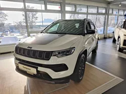 Alpine white / dach schwarz Gebraucht 2023 Jeep Compass SUV | 39.490 € (Teuer)
