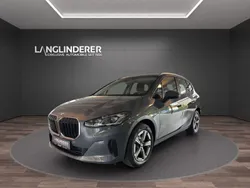 Grau Gebraucht 2024 BMW 218 Active Tourer Van / Kleinbus | 29.900 € (Superpreis)
