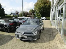 Grau Gebraucht 2024 VW Golf VIII Style Limousine | 36.950 €