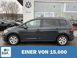 Grau Gebraucht 2020 VW Touran Comfortline Van / Kleinbus | 27.690 € (Fairer Preis)