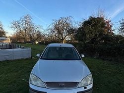 Grau Gebraucht 2003 Ford Mondeo Ghia Limousine | 1.600 € (Guter Preis)