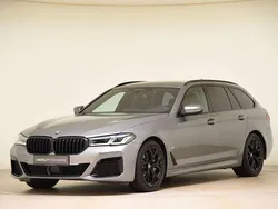 Skyscraper grau metallic Gebraucht 2024 BMW 530 M Sport Kombi | 56.980 €
