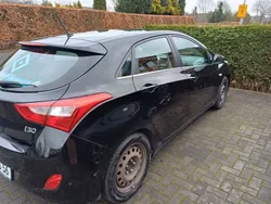 Schwarz Gebraucht 2016 Hyundai i30 Trend Limousine | 5.150 € (Guter Preis)