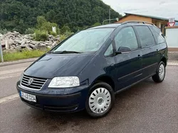 Blau Gebraucht 2010 VW Sharan Highline Van / Kleinbus | 6.190 € (Fairer Preis)