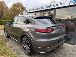 Grau Gebraucht 2022 Porsche Cayenne Turbo SUV | 88.911 € (Teuer)