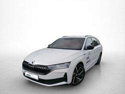 Weiß Gebraucht 2024 Skoda Octavia SportLine Kombi | 34.950 € (Etwas zu teuer)