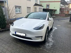 Weiß Gebraucht 2023 Tesla Model Y Long Range SUV | 32.000 € (Guter Preis)