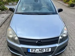 Silber Gebraucht 2004 Opel Astra Sport Limousine | 2.300 € (Fairer Preis)