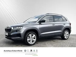 Graphitegrau Gebraucht 2024 Skoda Karoq Selection SUV | 29.980 € (Guter Preis)