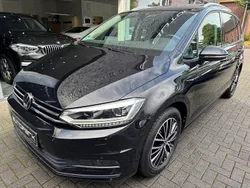 Deep black Gebraucht 2023 VW Touran Business Van / Kleinbus | 31.900 € (Fairer Preis)
