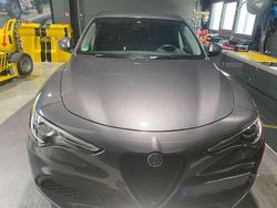 Grau Gebraucht 2019 Alfa Romeo Stelvio Tech Edition SUV | 19.000 € (Fairer Preis)