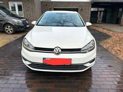Weiß Gebraucht 2018 VW Golf Sound Limousine | 10.000 € (Superpreis)