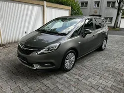 Grau Gebraucht 2017 Opel Zafira Van / Kleinbus | 9.950 € (Guter Preis)