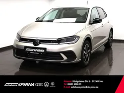 Ivory silver metallic (metallic) Gebraucht 2023 VW Polo Move Limousine | 20.700 € (Guter Preis)