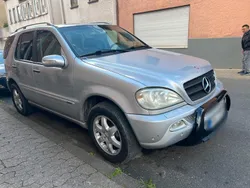 Silber Gebraucht 2002 Mercedes ML500 Exclusive SUV | 6.800 €