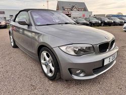 Grau Gebraucht 2011 BMW 118 Cabriolet Advantage Cabrio | 8.500 € (Fairer Preis)