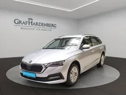 Silber Gebraucht 2021 Skoda Octavia Ambition Kombi | 17.660 € (Fairer Preis)