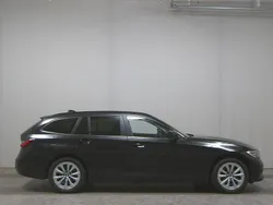 Schwarz Gebraucht 2022 BMW 318 Advantage Kombi | 15.890 € (Guter Preis)