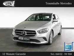 Silber (iridiumsilber metalliclack) Gebraucht 2020 Mercedes B180 Style Van / Kleinbus | 19.451 € (Fairer Preis)