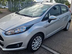 Silber Gebraucht 2017 Ford Fiesta Celebration Kleinwagen | 7.900 € (Guter Preis)