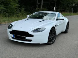 Weiß Gebraucht 2010 Aston Martin V8 Vantage Coupé | 48.900 €