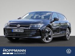 Grenadillschwarz metallic Gebraucht 2024 VW Passat Elegance Kombi | 43.920 € (Guter Preis)